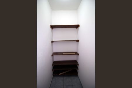 Casa para alugar com 200m², 4 quartos e 5 vagasDispensa