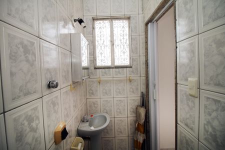 Casa para alugar com 200m², 4 quartos e 5 vagasBanheiro de serviço