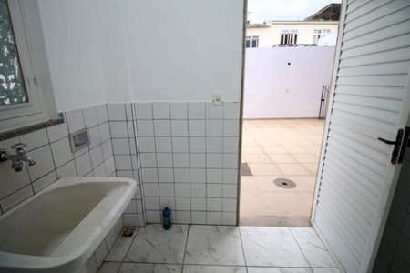 Casa para alugar com 200m², 4 quartos e 5 vagasLavanderia