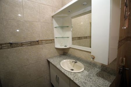 Casa para alugar com 200m², 4 quartos e 5 vagasBanheiro da Suíte 1