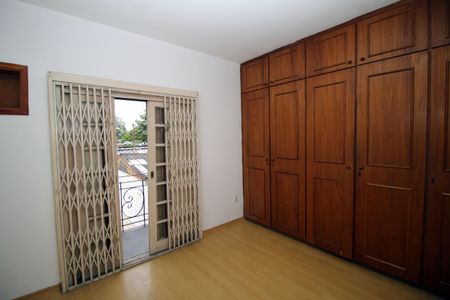 Casa para alugar com 200m², 4 quartos e 5 vagasSuíte 2