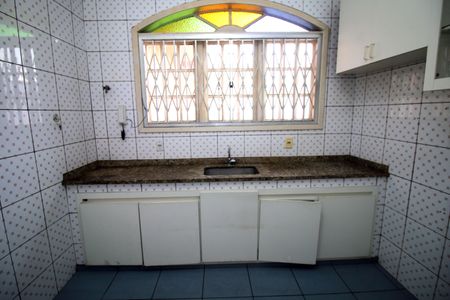 Casa para alugar com 200m², 4 quartos e 5 vagasCozinha