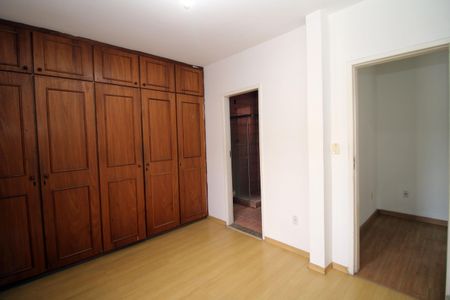 Casa para alugar com 200m², 4 quartos e 5 vagasSuíte 2