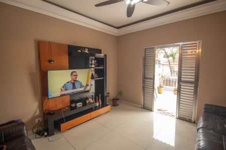 Casa à venda com 150m², 3 quartos e 1 vaga Casa à venda com 150m², 3 quartos e 1 vagaSala