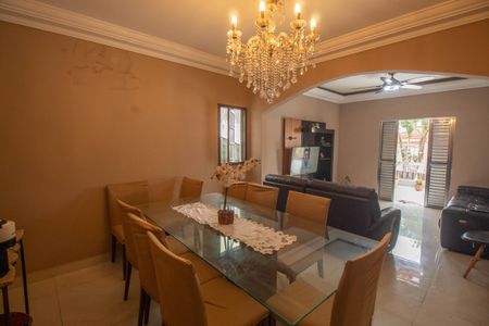 Casa à venda com 150m², 3 quartos e 1 vaga Casa à venda com 150m², 3 quartos e 1 vagaSala de Jantar