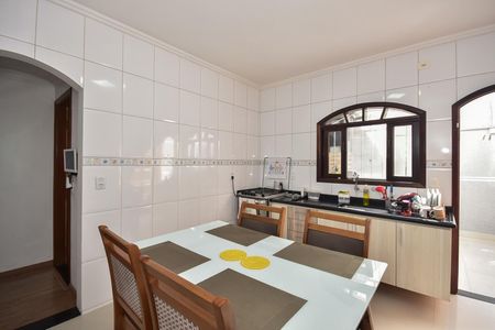 Casa à venda com 110m², 2 quartos e 2 vagasCozinha