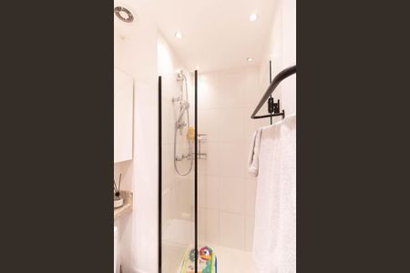 Apartamento à venda com 74m², 2 quartos e 2 vagas Apartamento à venda com 74m², 2 quartos e 2 vagasBanheiro Social
