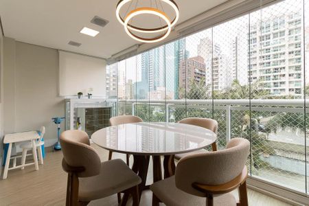 Apartamento à venda com 74m², 2 quartos e 2 vagas Apartamento à venda com 74m², 2 quartos e 2 vagasVaranda
