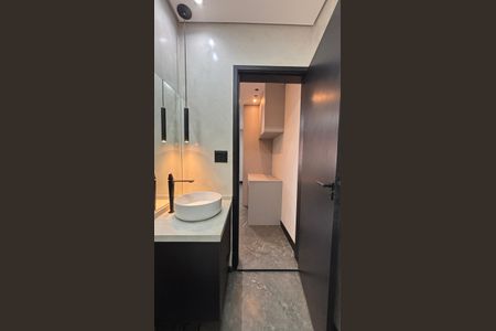 Apartamento à venda com 97m², 2 quartos e 2 vagas Apartamento à venda com 97m², 2 quartos e 2 vagasBanheiro da Suíte