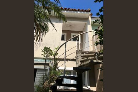 Casa à venda com 147m², 3 quartos e 2 vagas Casa à venda com 147m², 3 quartos e 2 vagasFoto 01