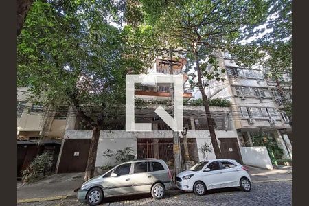 Apartamento à venda com 120m², 3 quartos e 2 vagas Apartamento à venda com 120m², 3 quartos e 2 vagasFachada