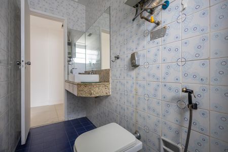 Apartamento à venda com 120m², 3 quartos e 2 vagas Apartamento à venda com 120m², 3 quartos e 2 vagasBanheiro Social