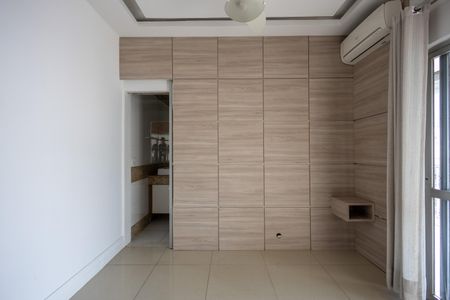 Apartamento à venda com 120m², 3 quartos e 2 vagas Apartamento à venda com 120m², 3 quartos e 2 vagasQuarto Suíte