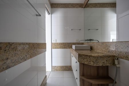 Apartamento à venda com 120m², 3 quartos e 2 vagas Apartamento à venda com 120m², 3 quartos e 2 vagasBanheiro Suíte