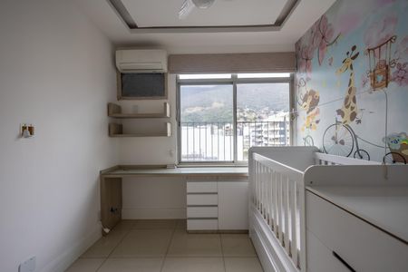 Apartamento à venda com 120m², 3 quartos e 2 vagas Apartamento à venda com 120m², 3 quartos e 2 vagasQuarto 1