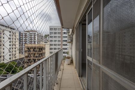 Apartamento à venda com 120m², 3 quartos e 2 vagas Apartamento à venda com 120m², 3 quartos e 2 vagasSala Varanda