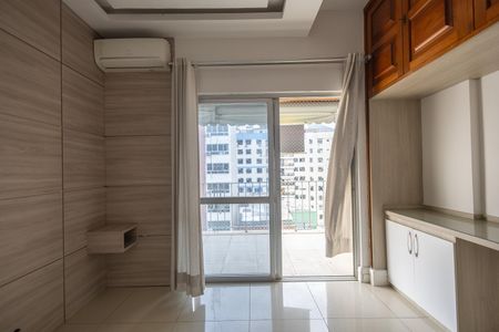 Apartamento à venda com 120m², 3 quartos e 2 vagas Apartamento à venda com 120m², 3 quartos e 2 vagasQuarto Suíte