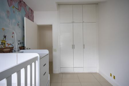 Apartamento à venda com 120m², 3 quartos e 2 vagas Apartamento à venda com 120m², 3 quartos e 2 vagasQuarto 1