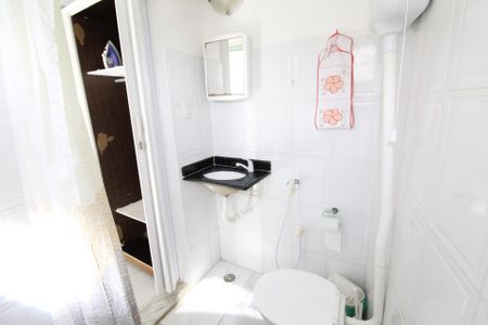 Casa para alugar com 26m², 1 quarto e sem vaga Casa para alugar com 26m², 1 quarto e sem vagaBanheiro