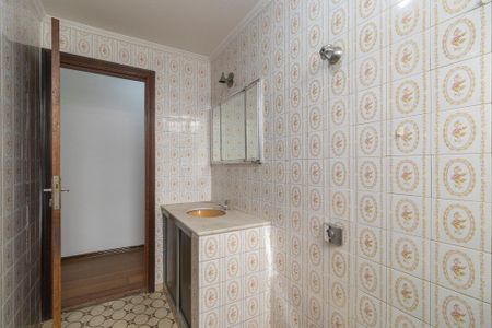 Casa à venda com 260m², 3 quartos e 4 vagas Casa à venda com 260m², 3 quartos e 4 vagasBanheiro social