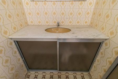 Casa à venda com 260m², 3 quartos e 4 vagas Casa à venda com 260m², 3 quartos e 4 vagasBanheiro da suíte