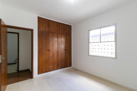 Casa à venda com 260m², 3 quartos e 4 vagas Casa à venda com 260m², 3 quartos e 4 vagasSuíte