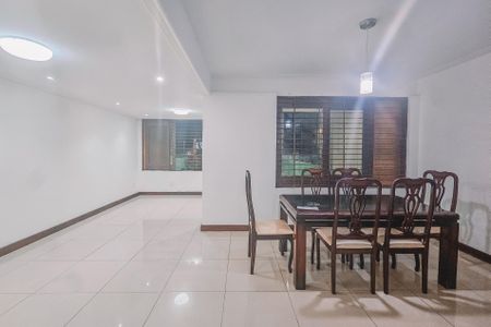Casa para alugar com 134m², 4 quartos e 4 vagasSala