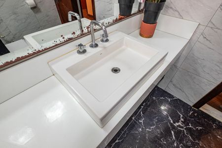 Apartamento à venda com 232m², 3 quartos e 2 vagas Apartamento à venda com 232m², 3 quartos e 2 vagasSuíte - Banheiro