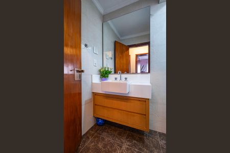 Apartamento à venda com 232m², 3 quartos e 2 vagas Apartamento à venda com 232m², 3 quartos e 2 vagasBanheiro Social