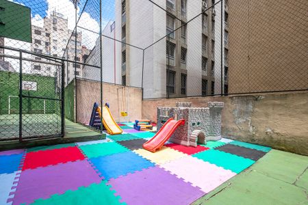 Apartamento à venda com 232m², 3 quartos e 2 vagas Apartamento à venda com 232m², 3 quartos e 2 vagasPlayground