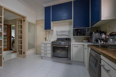 Apartamento à venda com 232m², 3 quartos e 2 vagas Apartamento à venda com 232m², 3 quartos e 2 vagasCozinha