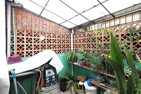 Casa para alugar com 42m², 2 quartos e 1 vagaQuintal