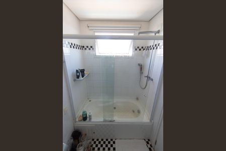 Apartamento à venda com 108m², 2 quartos e 2 vagasBanheiro da Suíte