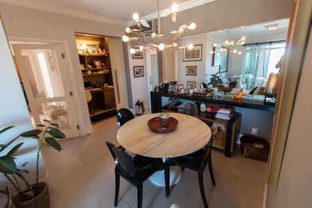 Apartamento à venda com 108m², 2 quartos e 2 vagasCopa