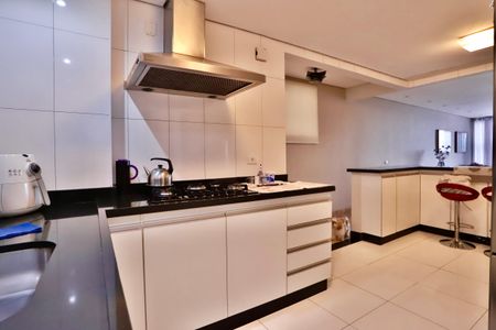 Apartamento à venda com 212m², 3 quartos e 2 vagasCozinha