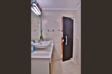 Apartamento à venda com 212m², 3 quartos e 2 vagasBanheiro da Suíte 2