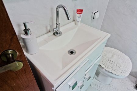 Casa à venda com 160m², 3 quartos e 8 vagas Casa à venda com 160m², 3 quartos e 8 vagasBanheiro da Suíte