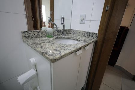 Apartamento à venda com 84m², 2 quartos e 1 vaga Apartamento à venda com 84m², 2 quartos e 1 vagaBanheiro 1