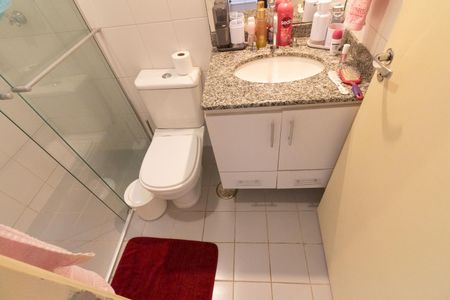 Casa de condomínio à venda com 98m², 3 quartos e 2 vagasBanheiro