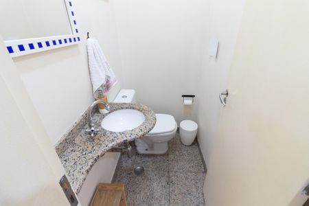 Casa de condomínio à venda com 98m², 3 quartos e 2 vagasLavabo