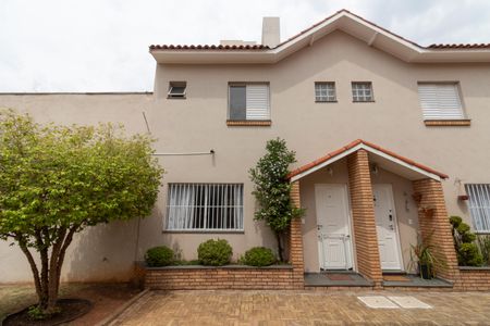 Casa de condomínio à venda com 98m², 3 quartos e 2 vagasFachada da casa