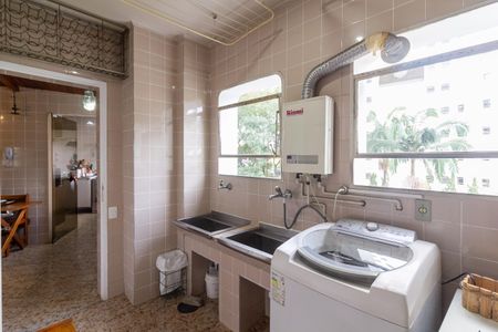 Apartamento à venda com 265m², 4 quartos e 2 vagas Apartamento à venda com 265m², 4 quartos e 2 vagasÁrea de Serviço