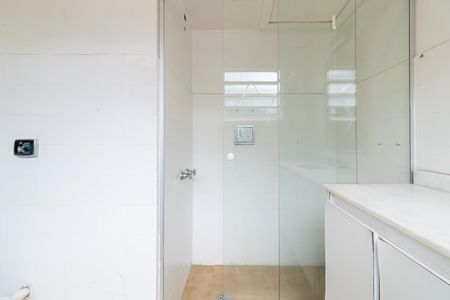 Casa à venda com 179m², 3 quartos e 3 vagas Casa à venda com 179m², 3 quartos e 3 vagasBanheiro da Suíte