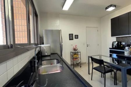 Apartamento à venda com 160m², 3 quartos e 3 vagas Apartamento à venda com 160m², 3 quartos e 3 vagasCozinha