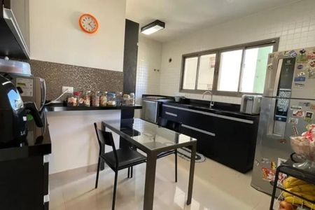 Apartamento à venda com 160m², 3 quartos e 3 vagas Apartamento à venda com 160m², 3 quartos e 3 vagasCozinha