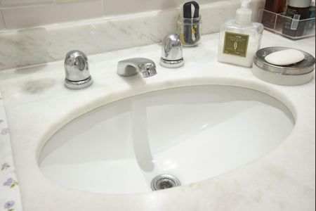 Apartamento à venda com 80m², 2 quartos e 2 vagasBanheiro da Suíte