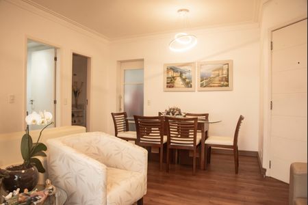 Apartamento à venda com 80m², 2 quartos e 2 vagasSala