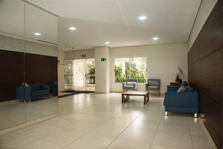 Apartamento à venda com 80m², 2 quartos e 2 vagasHall social