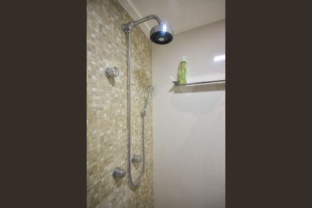 Apartamento à venda com 65m², 2 quartos e 1 vagaChuveiro do Banheiro da Suíte