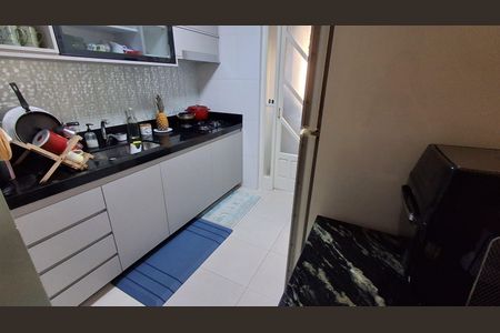 Apartamento à venda com 97m², 3 quartos e 2 vagas Apartamento à venda com 97m², 3 quartos e 2 vagasCozinha
